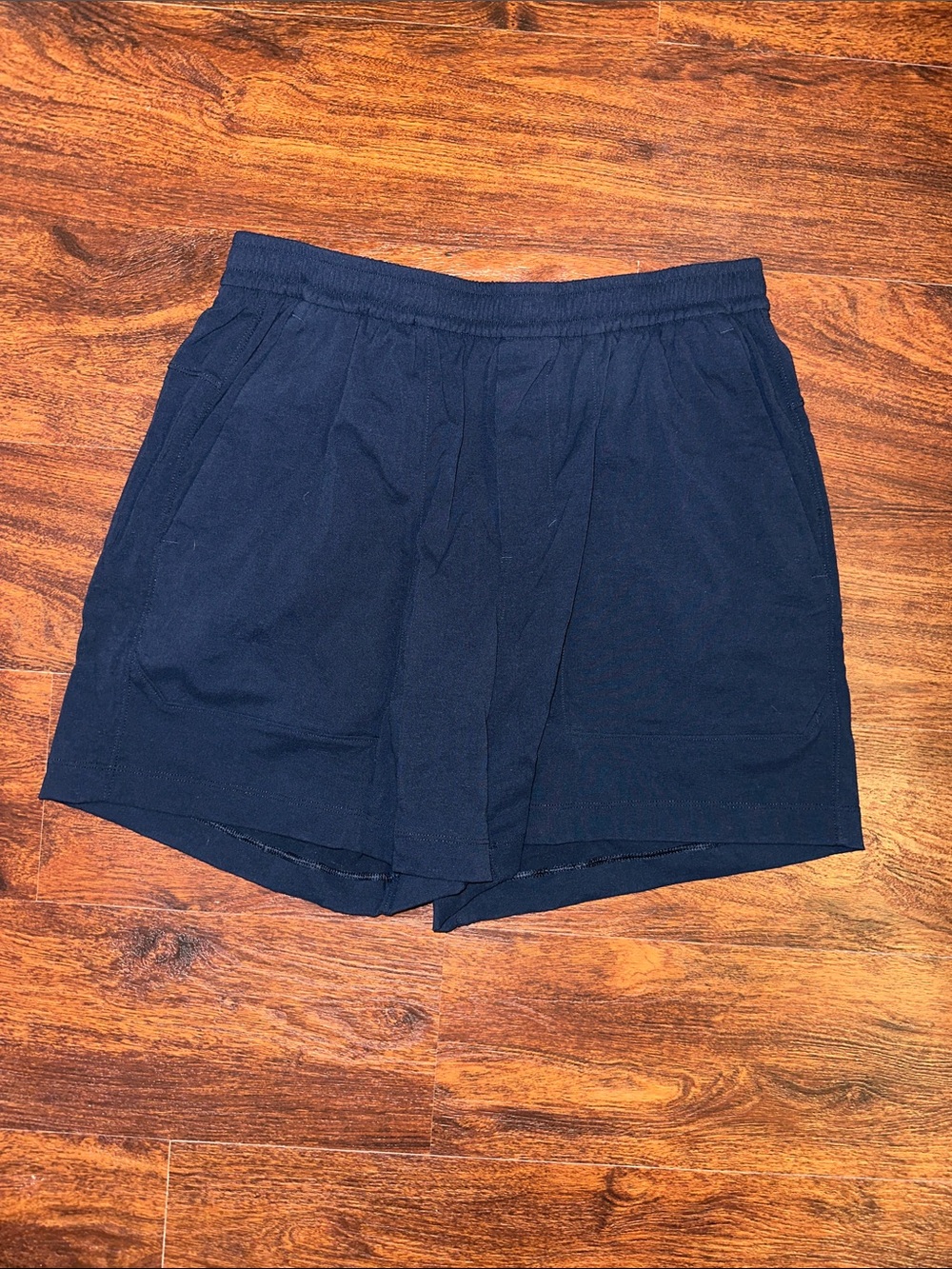 lululemon bowline shorts 5” men’s size Medium